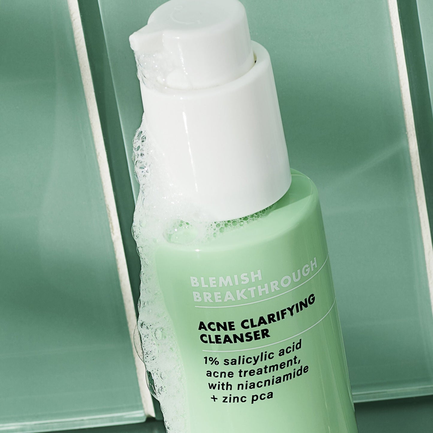 blemish-breakthrough-acne-clarifying-cleanser-u3 02_021622_SL_BT_Cleanser_Back_Lighter_0129_FStack_FINAL_IGF_V2_eb5b7c7b-2de7-4b4a-8d54-43ee3b07523f.jpg