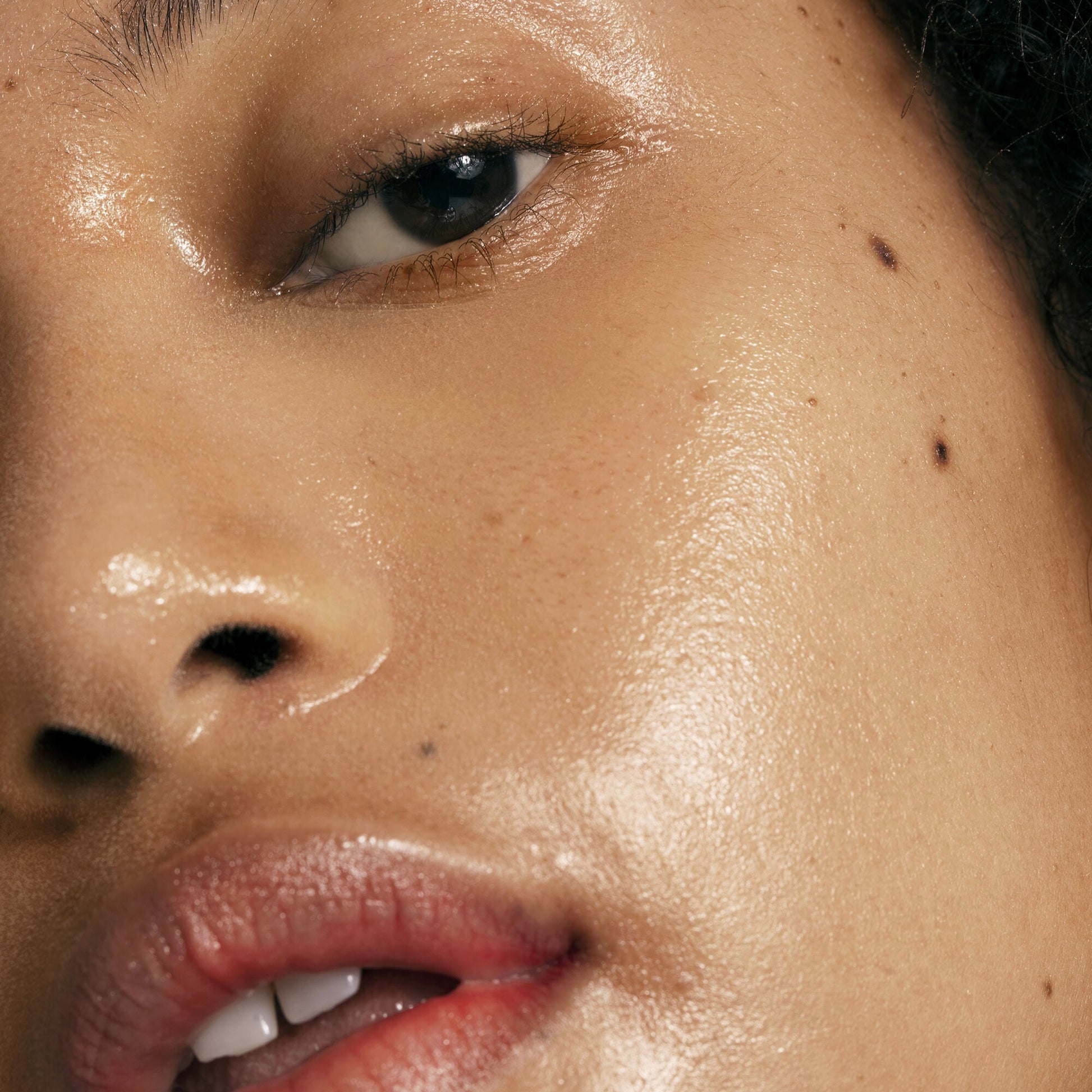pure-skin-toner-u6 0122_Elf-Pure_Cindy_002_IGF.jpg