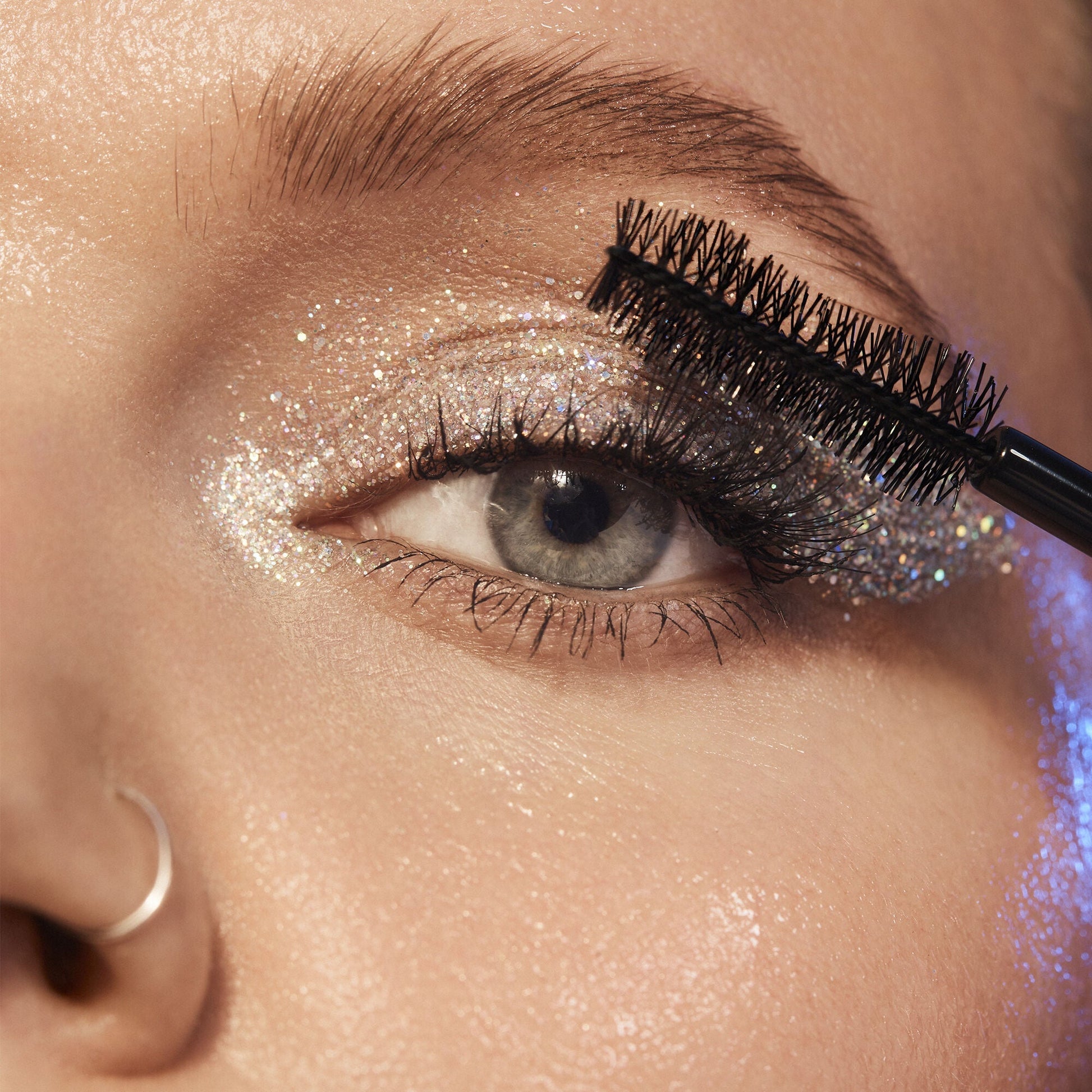 big-mood-waterproof-mascara-l2 013121_ToveLo_Mascara_0385_IGF_1_55f9a52b-3628-4190-803b-2260ed81d014.jpg