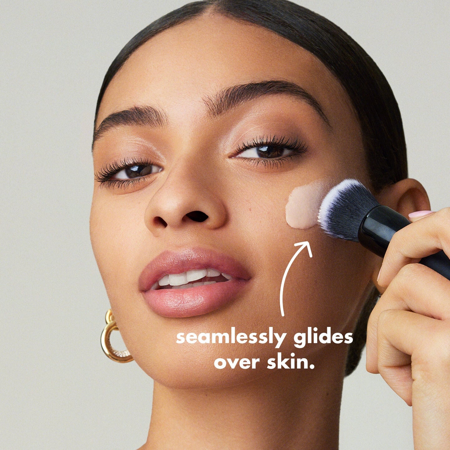liquid-poreless-putty-primer-s4 0326_EDU_LiquidPorelessPuttyPrimer_Model.jpg