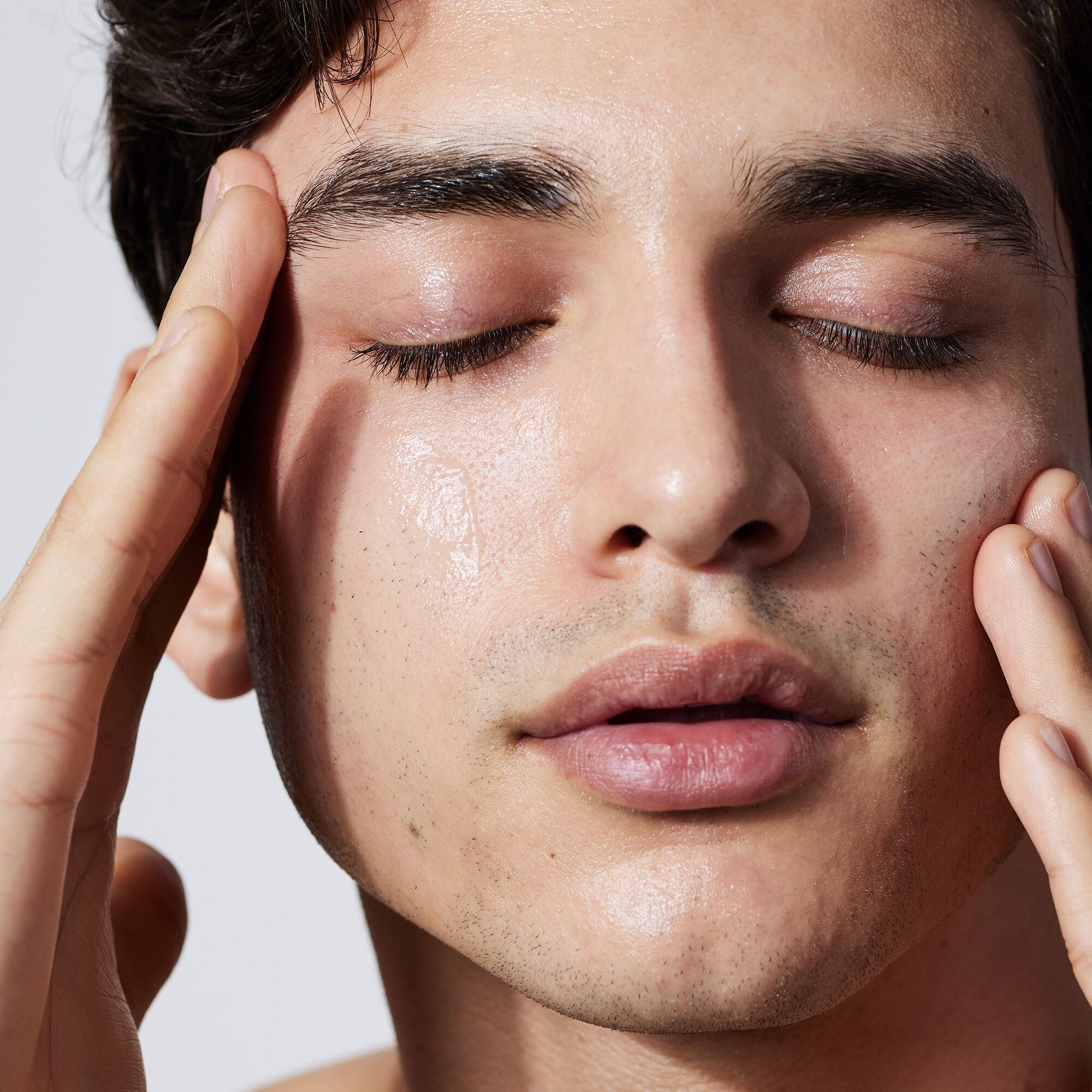 pure-skin-cleanser-t4 040822_Model_Pure-Cleanser_017_RT1-V1_V1_IGF.jpg