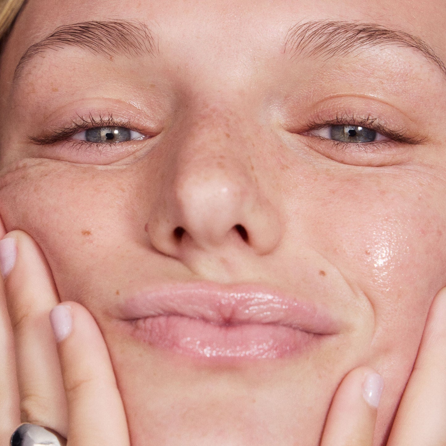 thirst-burst-pore-fecting-toner-m3 042125_SKIN_TBT_Madison_ModelApp_1086_RGB_IGF.jpg