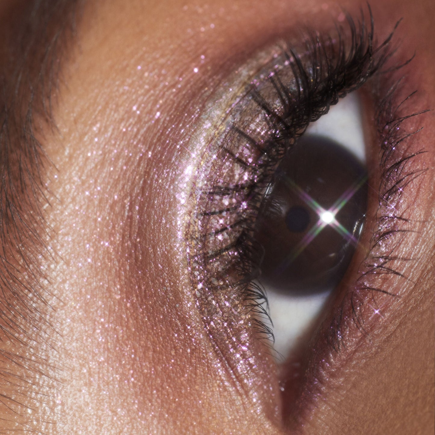 duochrome-liquid-eyeshadow-a8 061223_Chi_SparkPink_0023_FINAL_RGB_IGF.jpg