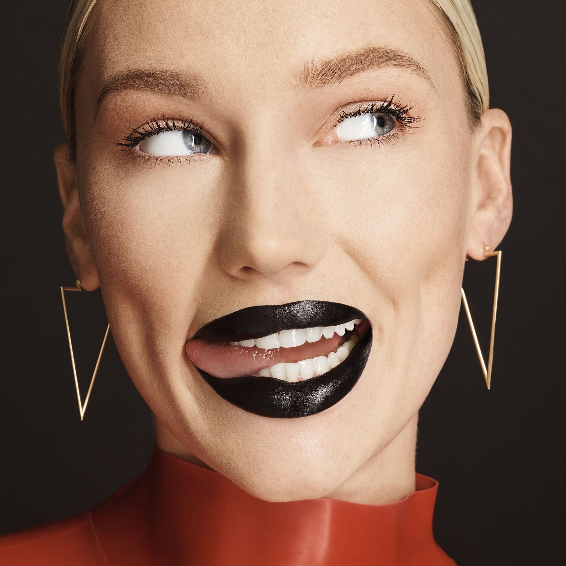 o-face-satin-lipstick-w4 071222_MD_Look4_0124_FINAL_RGB_IGF.jpg