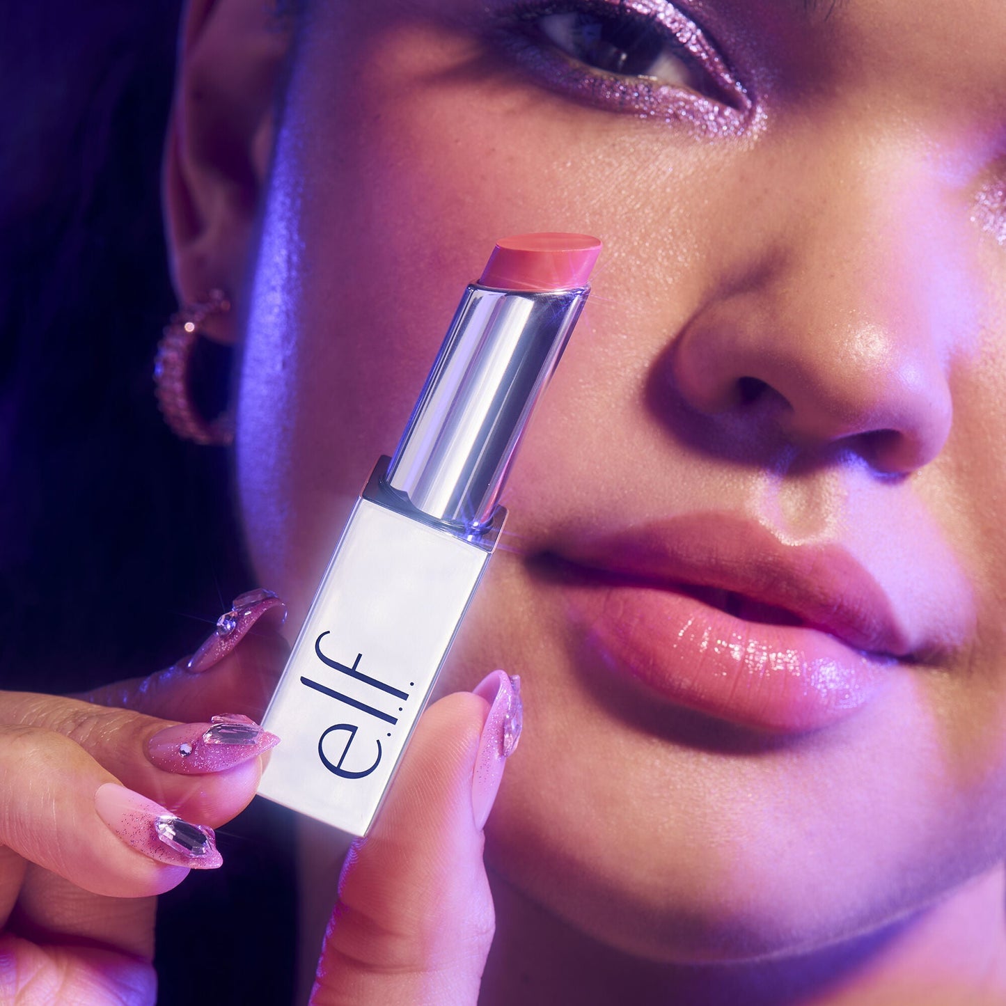 glow-reviver-lip-oil-stick-i2 072225_Breanna_SlipStick_1236_2000x2000_4adb6d91-4349-4c16-9f8e-036611f762d8.jpg