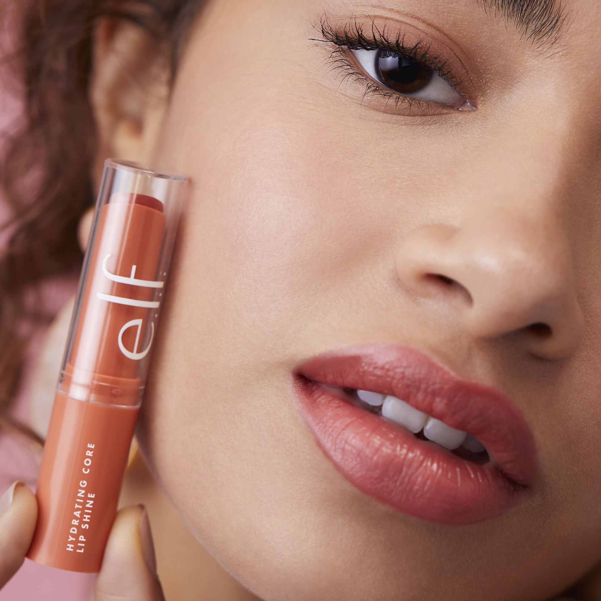 hydrating-core-lip-shine-a2 08112020_Alyssa_AmpItUp-0157_IGF_0dcd7b08-d8a1-41c3-a293-6fb7fa4ca7dd.jpg
