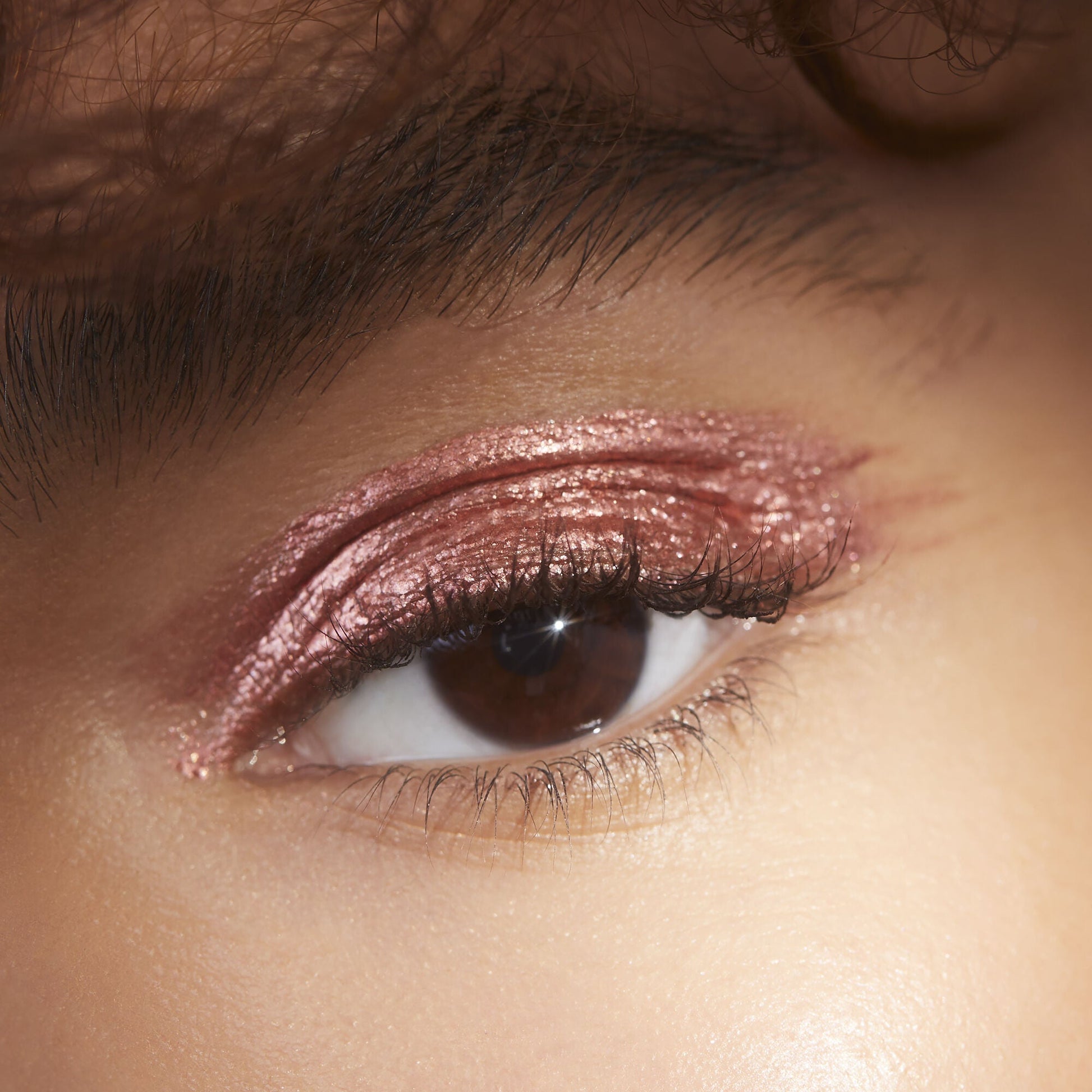 liquid-metallic-eyeshadow-w2 08112020_Alyssa_LiquidMetallic2-0088_IGF_8173dfb0-e7a2-4d33-b548-15571a3372c6.jpg