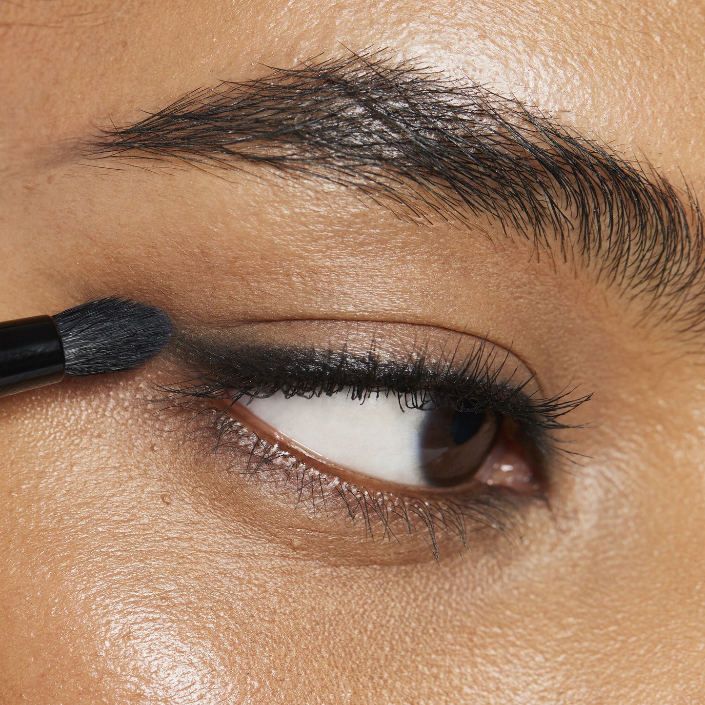 smudge-n-smoke-eyeliner-brush-g8 100824_elf_Shikin_Kohl_App_017_RGB_IGF.jpg