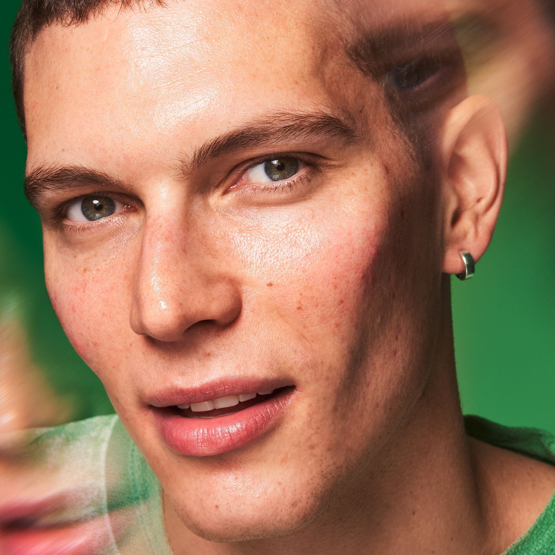 plz-clarify-facial-oil-d2 100924_SKIN_Jean_PlzC_EndLook_0036_v1_RGB_IGF.jpg