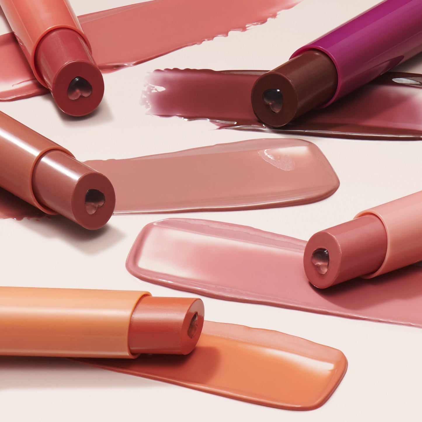 hydrating-core-lip-shine-a2 12142020_HydratingCore-Texture_0028_FocusBracket-MAIN_V2_IGF_48b7bde0-2dd8-4a83-aaf3-55d239b0ee7a.jpg