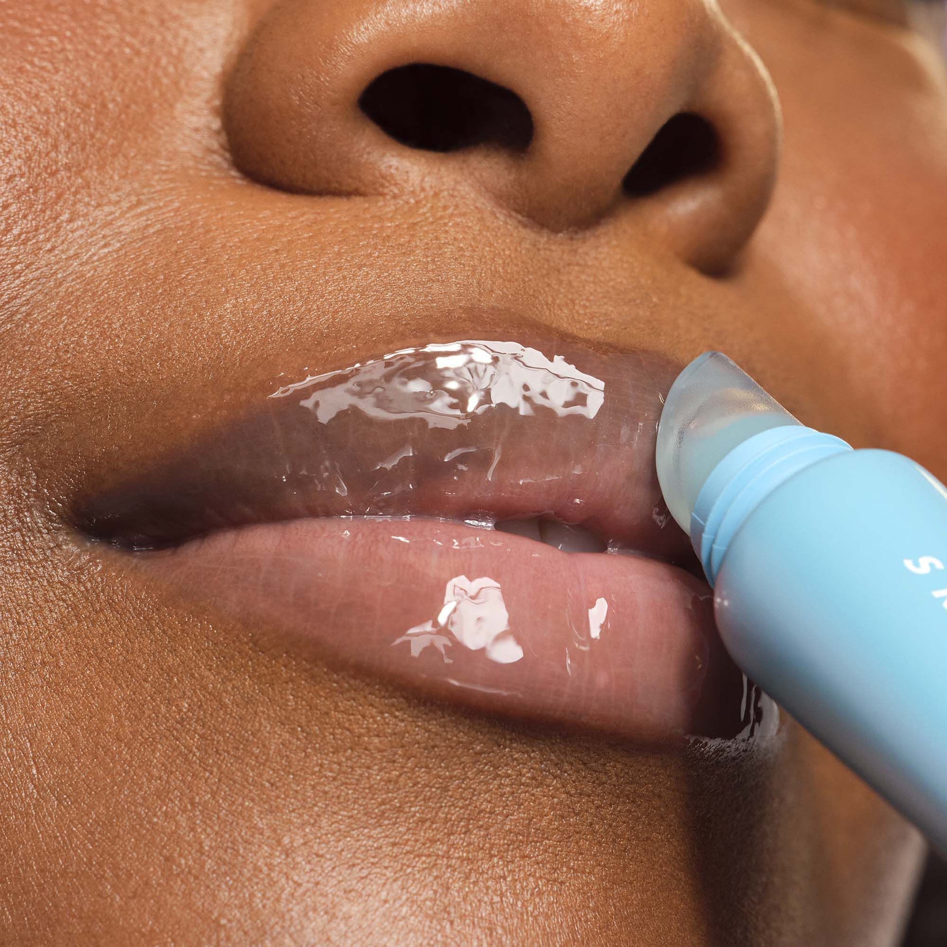 thirst-burst-lip-treatment-b5 57069_SKIN_Enga_Hibiscus_Macro_033_w3QC_RGB_2000x2000_fd68b6a3-ae05-431e-bbc0-31407d9fed44.jpg