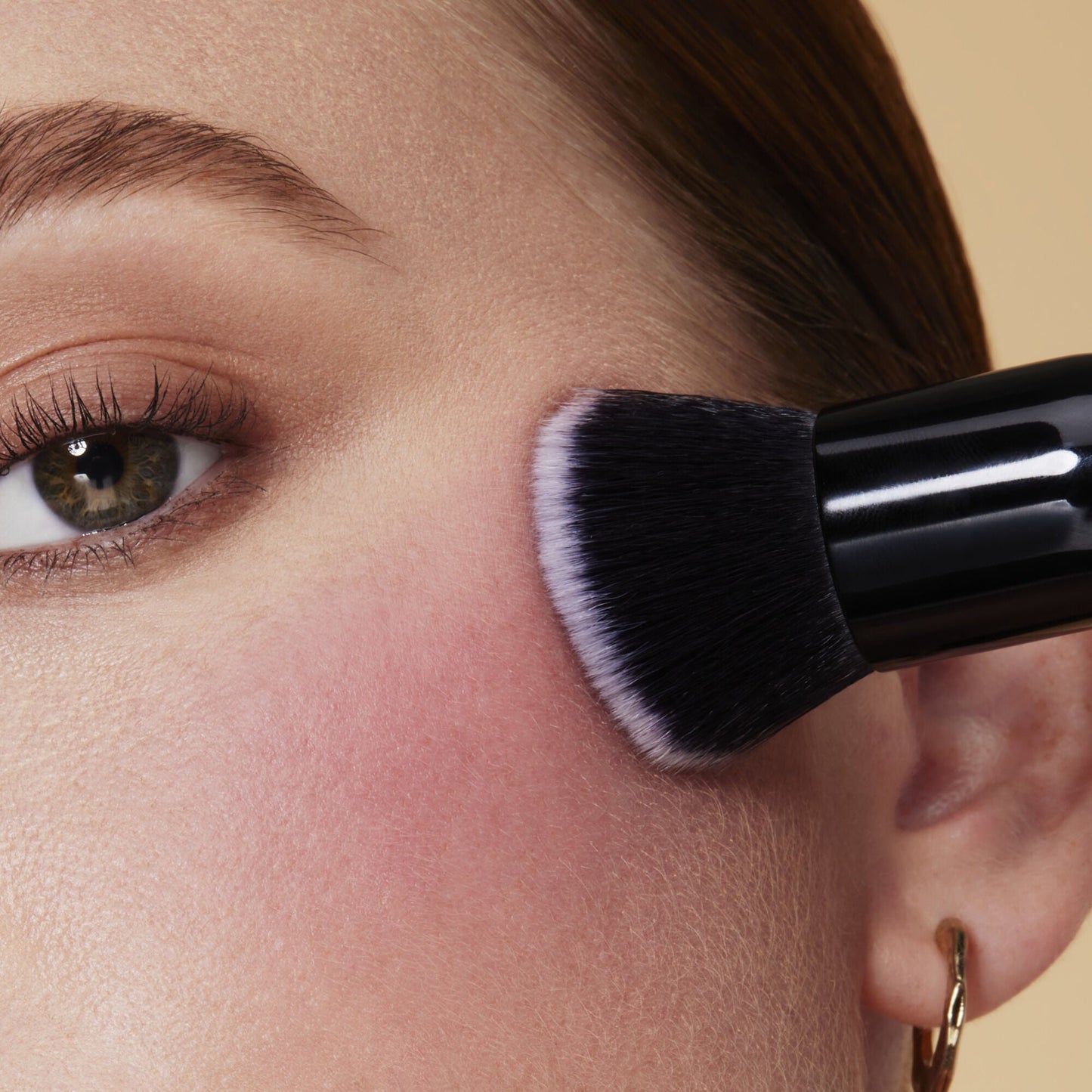 camo-liquid-blush-r1 82421_MACRO_BRUSH_CAMO_LIQUID_BLUSH_BERRY_WELL_CARI_0173.jpg