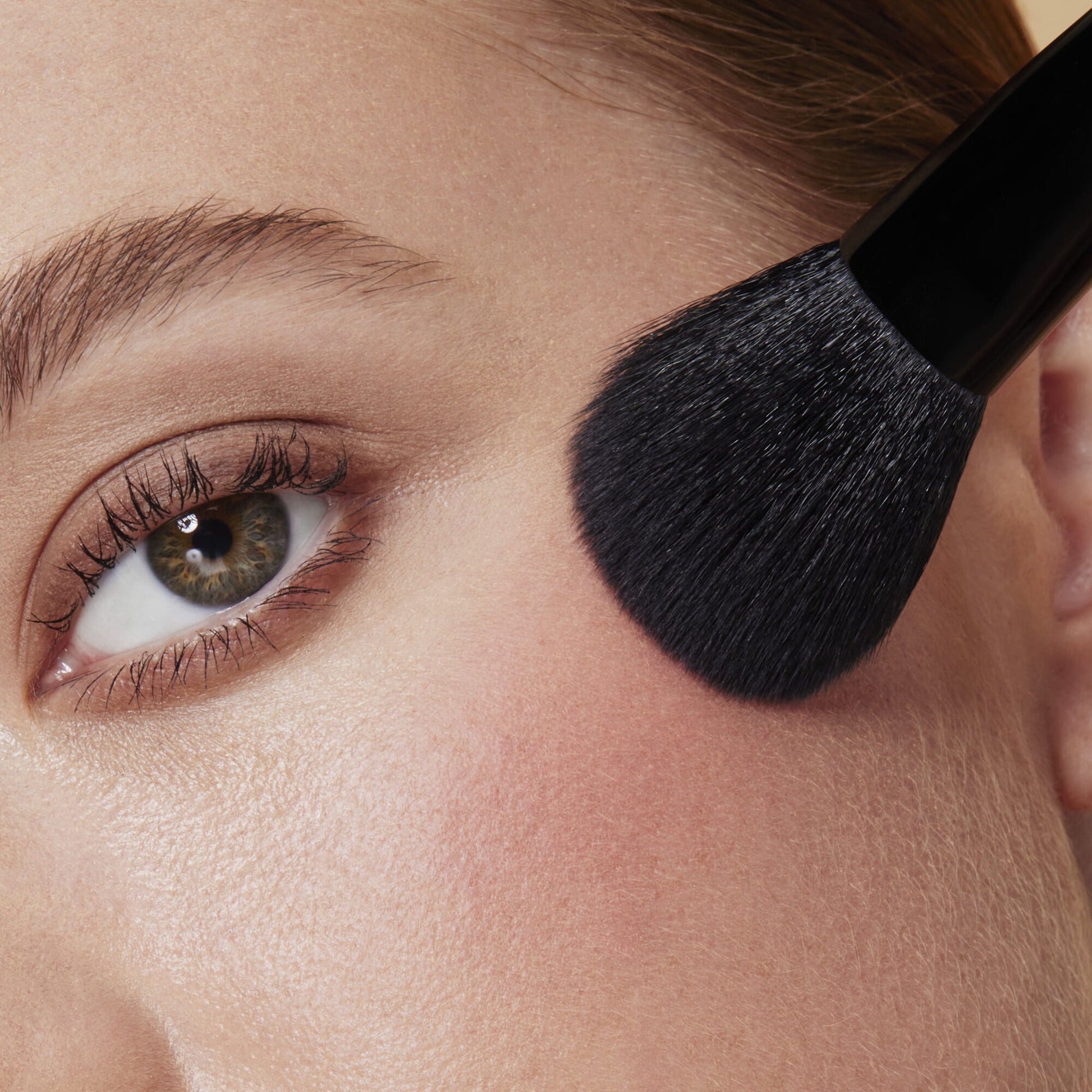 full-face-and-eye-makeup-brush-set-with-travel-case-f3 84674_FULL_FACE_EYE_BRUSH_SET_BLUSH_BRUSH_CARI_0086.jpg