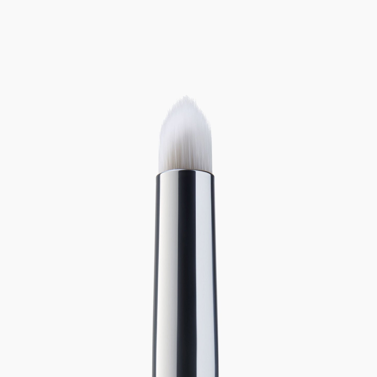 precision-smudge-brush-o4 85311_PrecisionSmudgeBrush_Macro_V2.jpg