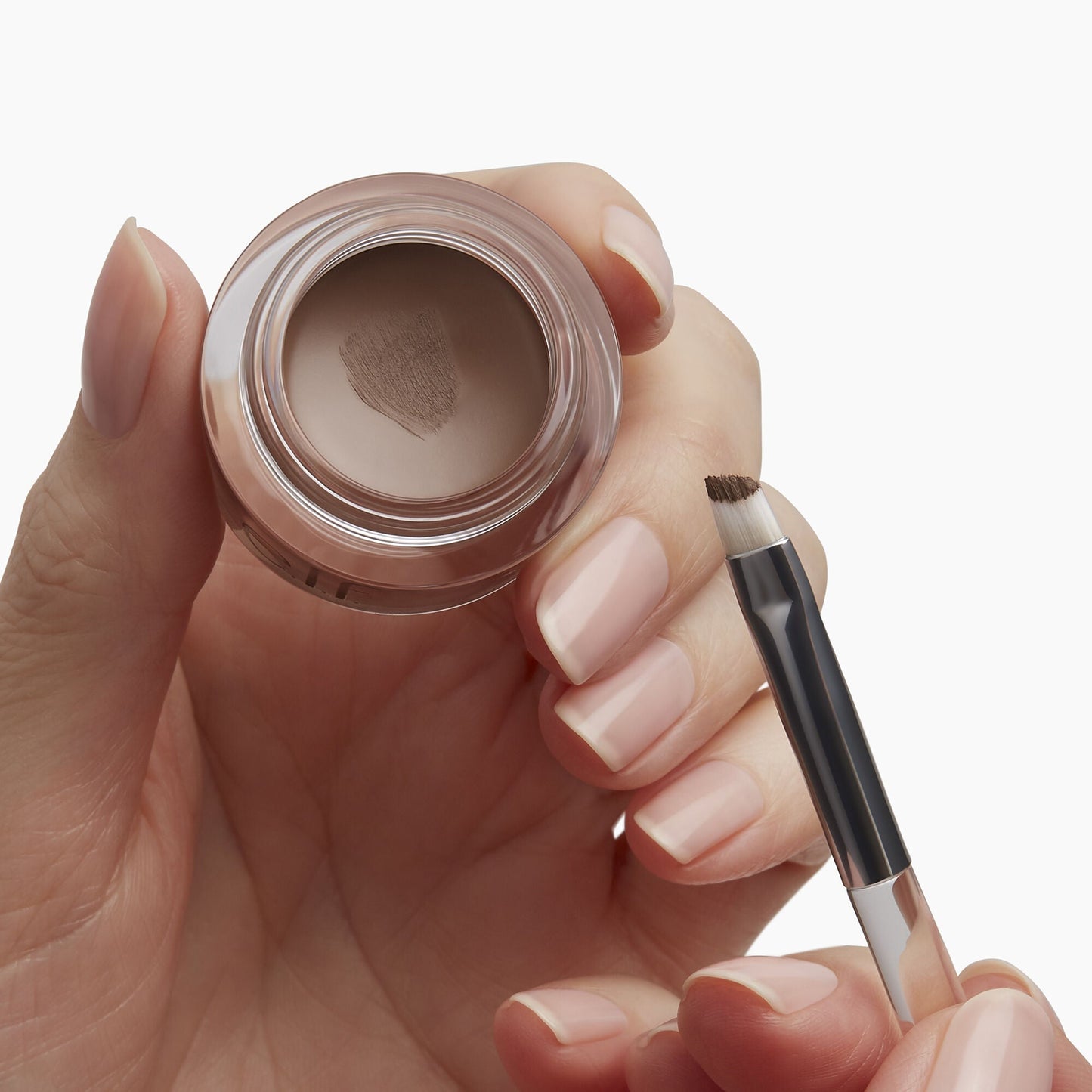 precision-dual-sided-eyebrow-brush-m0 85315_PrecisionDualSidedEyebrowBrush_Model.jpg