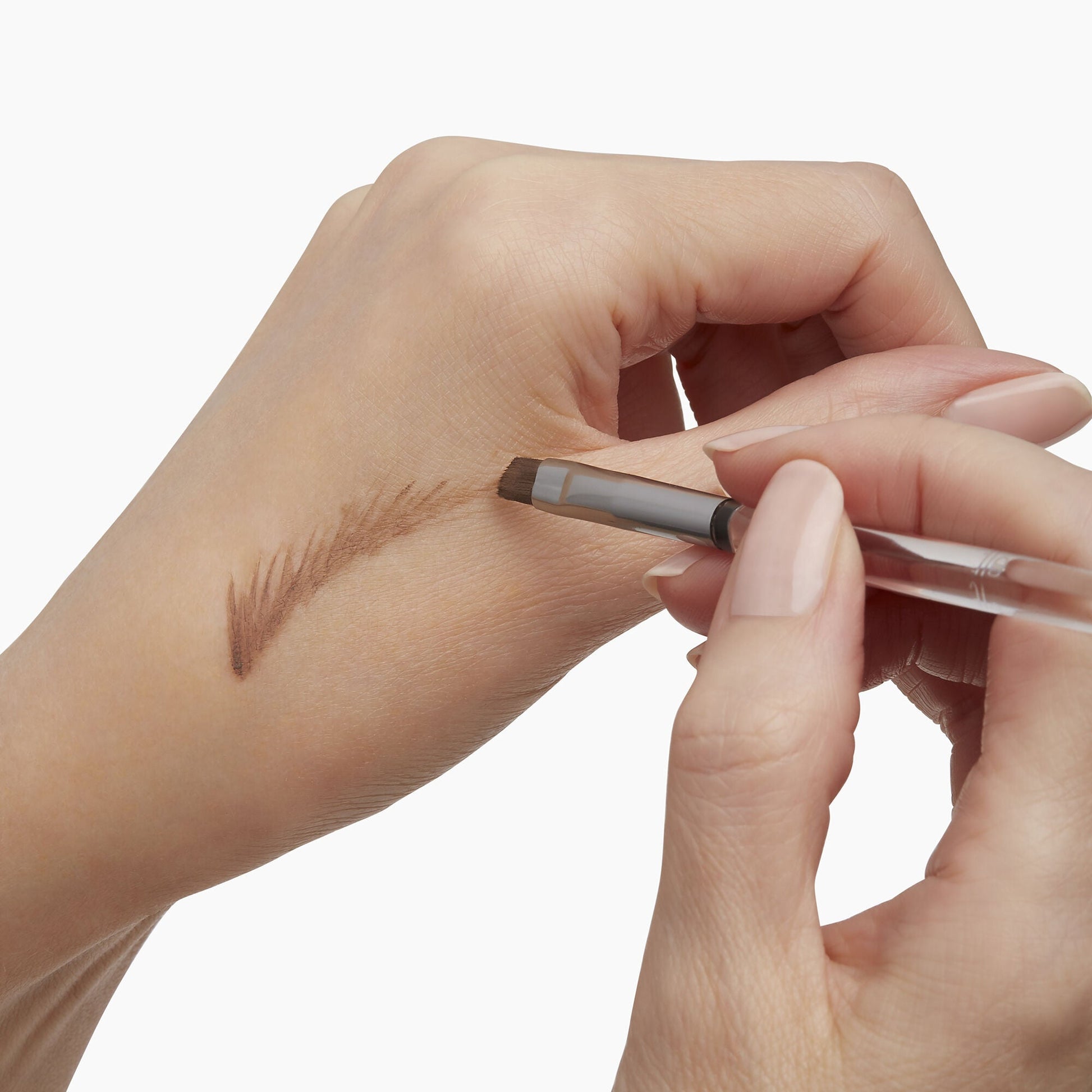 precision-dual-sided-eyebrow-brush-m0 85315_PrecisionDualSidedEyebrowBrush_Model_V2.jpg